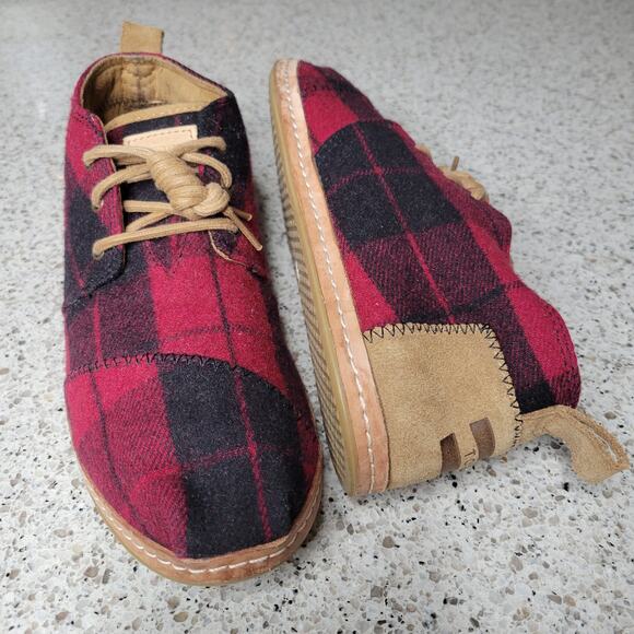 TOMS Buffalo Check Plaid Wool Chukka Ankle Boots LaceUp Red Black Womens✨️8.5 - Picture 1 of 12